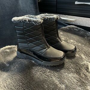 New without box women booties, black, size 8